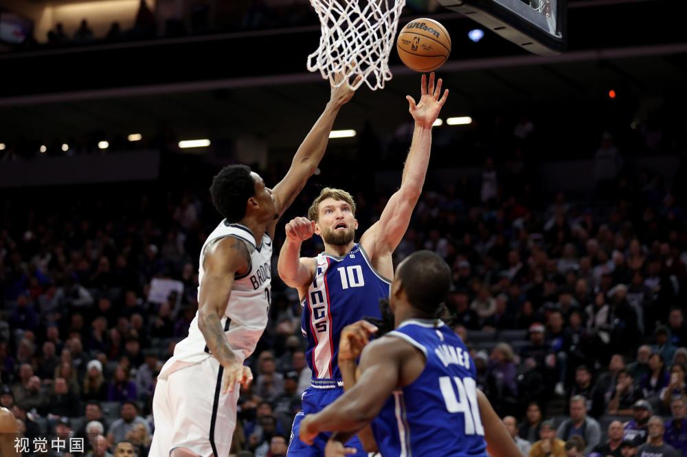 因其在场上 因其在场上