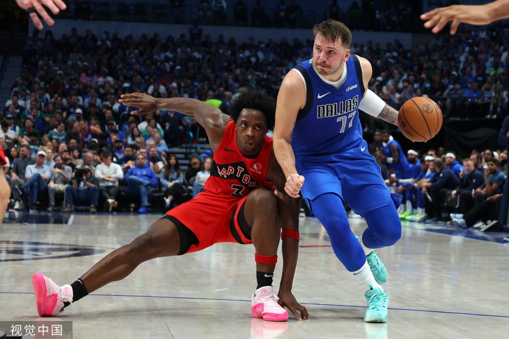 的舞台上展 的舞台上展